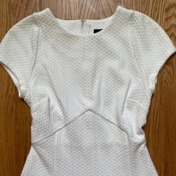 Banana Republic Waffle Weave Knit Flare Short Sleeve Dress Size 0P - Picture 3 of 13